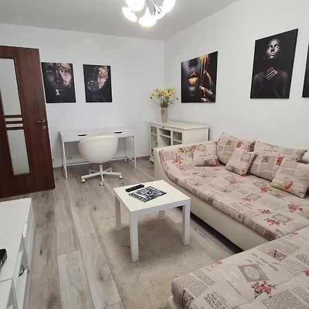 White Glamour Бузеу Екстер'єр фото